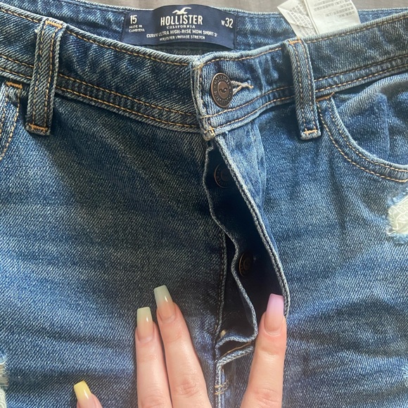 HOLLISTER CURVY DENIM MOM SHORTS - Picture 4 of 4